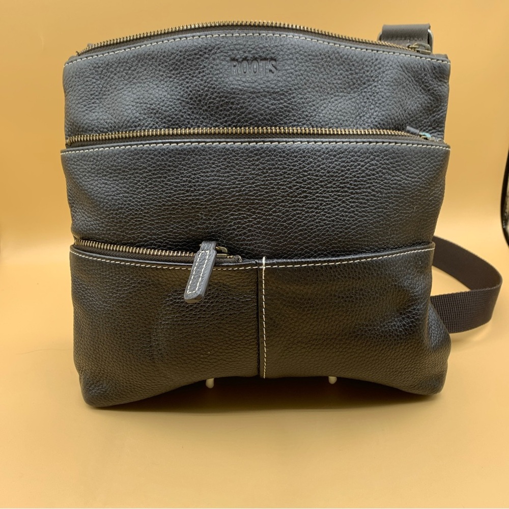 ROOTS Crossbody Black Leather Over The Shoulder Bag